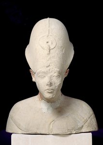 Busto del Rey Amenofis IV (Akhenatón) de Tell el-Amarna, Nuevo Reino, c.1353-1337 a.C. (caliza)